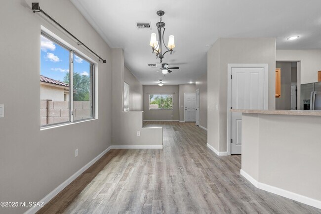 Building Photo - 12708 N Rodeo Land