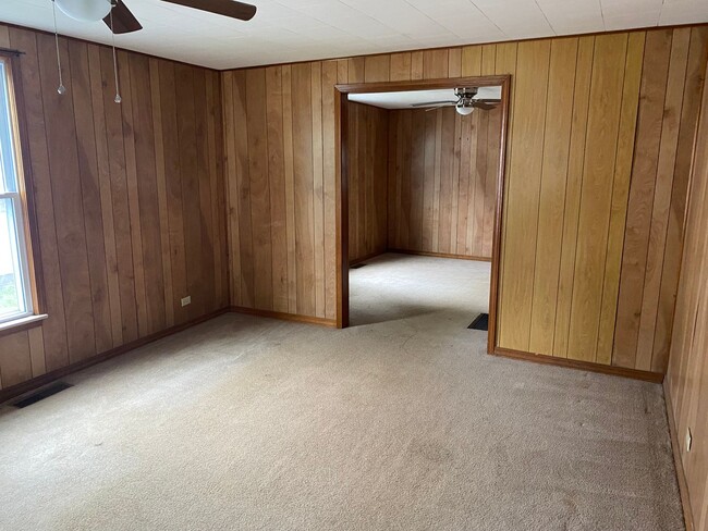 Building Photo - PRE LEASING TO APPROVED APPLICANTS!  Nice ...