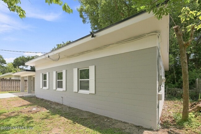 Building Photo - 6856 Camelot Rd