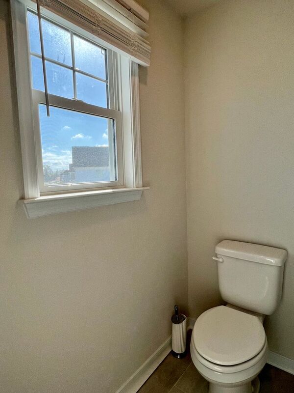 Building Photo - 8180 Lyman Ct