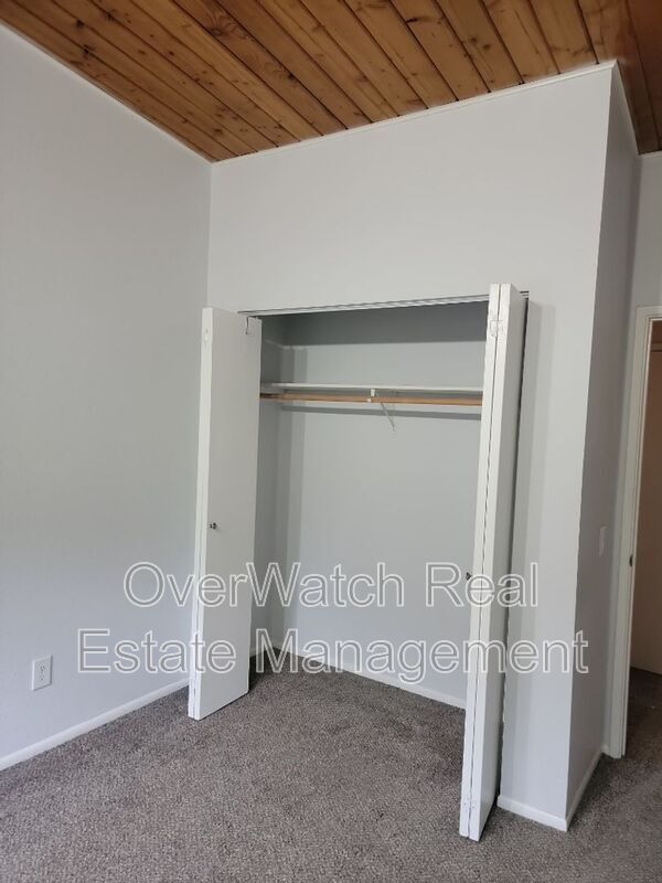 Building Photo - 341 E 46th Ave