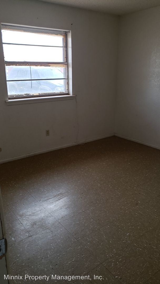Building Photo - 612 Crosbyton