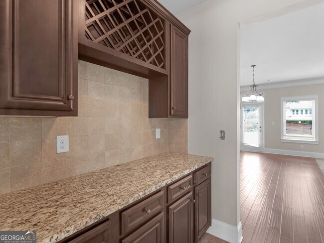 Building Photo - 185 Regency Pl