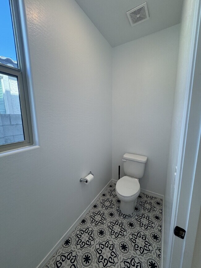 Building Photo - 12855 W Lamar Ct