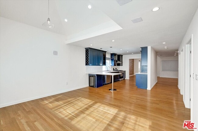 Building Photo - 5400 W 82nd St