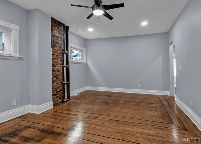 Building Photo - 378 Breckenridge St