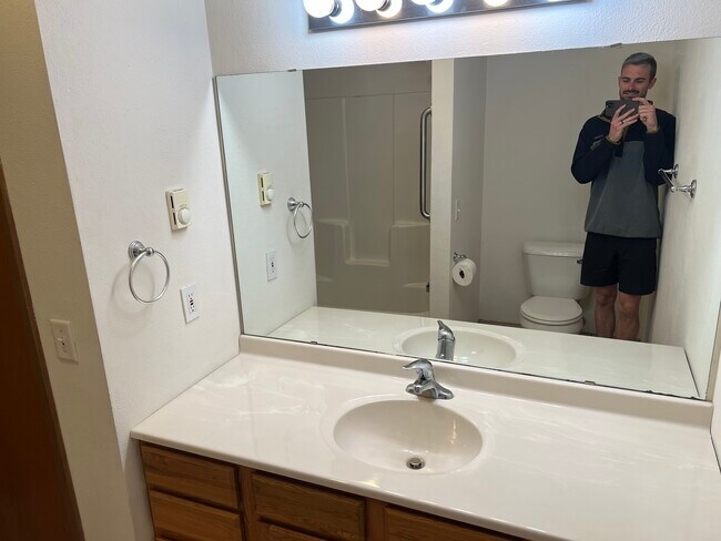 Building Photo - 1361 Field Ct