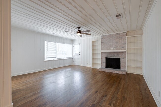 Building Photo - 228 Palisade St