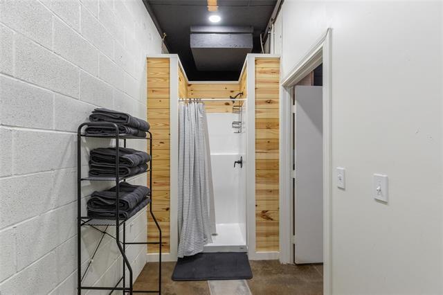 Building Photo - 381 FM707