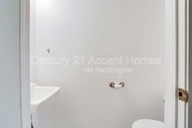 Building Photo - 5328 Larochelle Ct