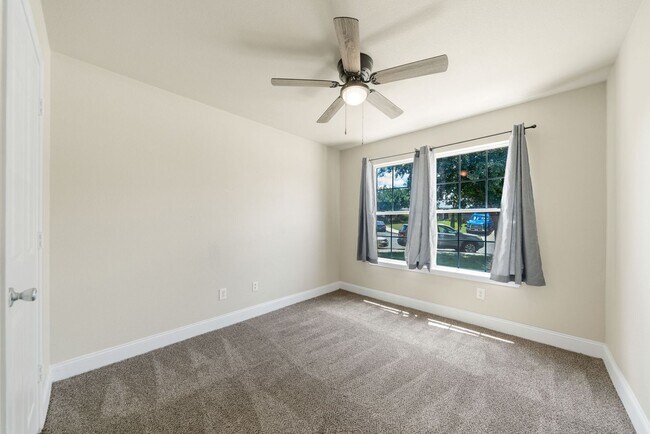 Building Photo - 3 Bedroom/2 Bedroom Highland Farms Subdivi...