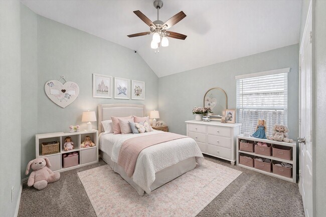 Building Photo - 142 Dina Ln