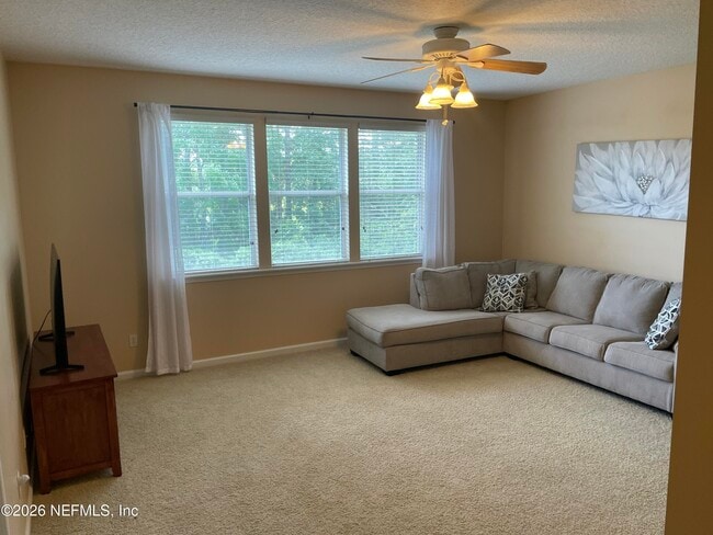 Building Photo - 2543 Willow Creek Dr
