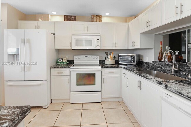 Building Photo - 850 SW 138th Ave