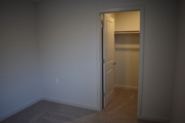 Building Photo - 4139 Scarlet Ct