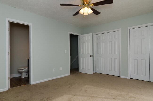 Building Photo - 10167 Creekside Dr SE