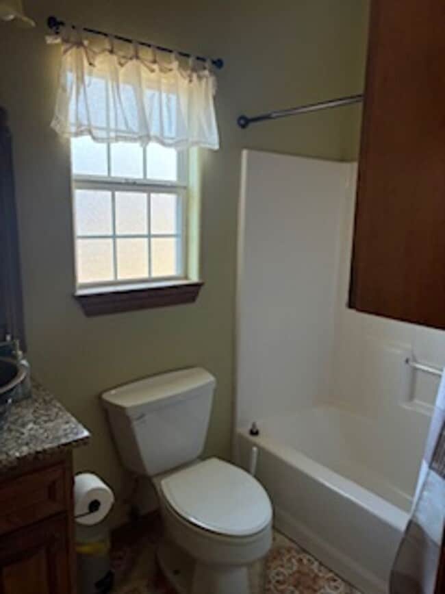 Building Photo - 3804 Ben Hogan Dr