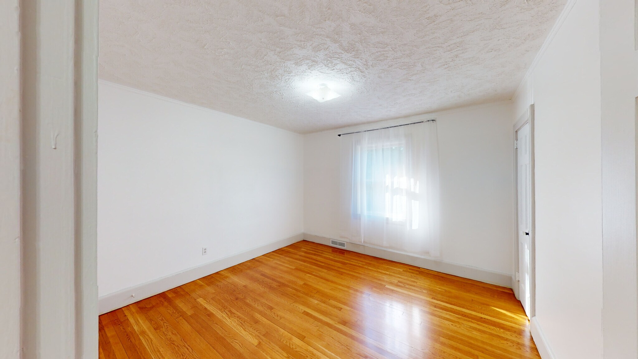 Bedroom - 1004 Belmont Ave