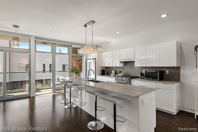 Building Photo - 284 Alfred St