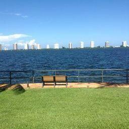 Building Photo - 1105 Lake Shore Dr