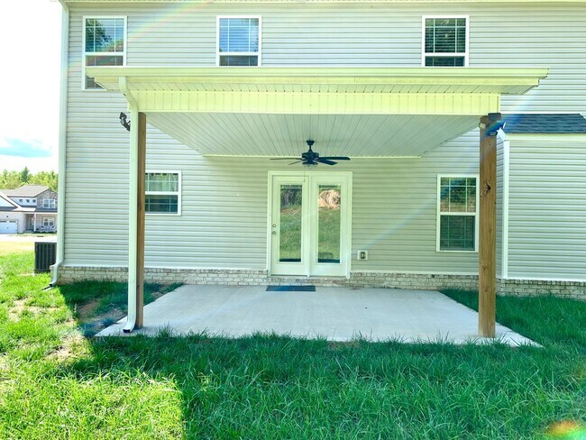 Building Photo - 1247 Highgrove Ln