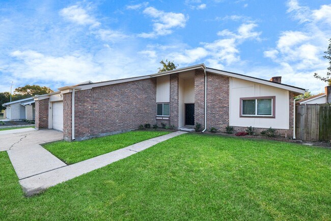 Building Photo - 12707 Corona Ln