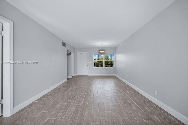 Building Photo - 4143 N Ocean Blvd