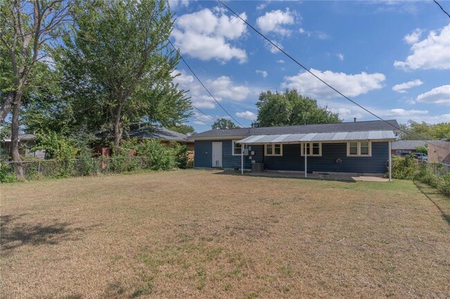 Building Photo - 718 Highland Pkwy