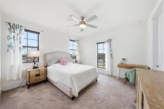 Building Photo - 321 Sweet Grass Ln