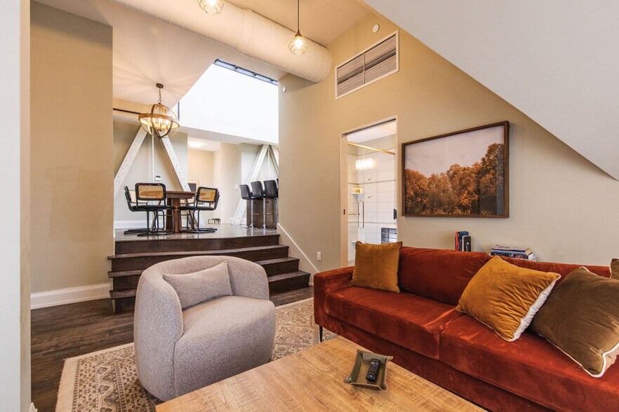 Building Photo - 225 E Michigan St