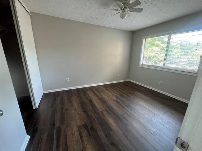 Building Photo - 1002 Parkaire Crossing