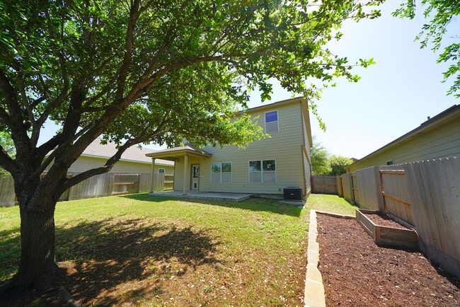 Building Photo - Great 4 Bedroom Home Now Available in Cibo...