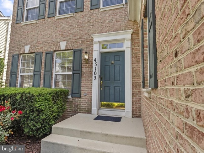 Building Photo - 43103 Lake Ridge Pl