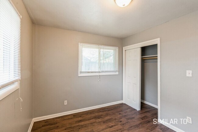 Building Photo - 3420 SW 8th St