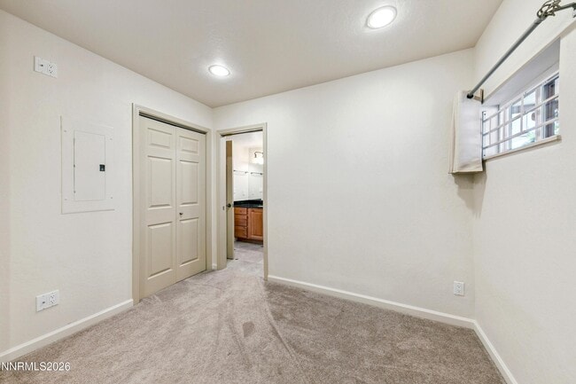 Building Photo - 215 Clubhouse Cir