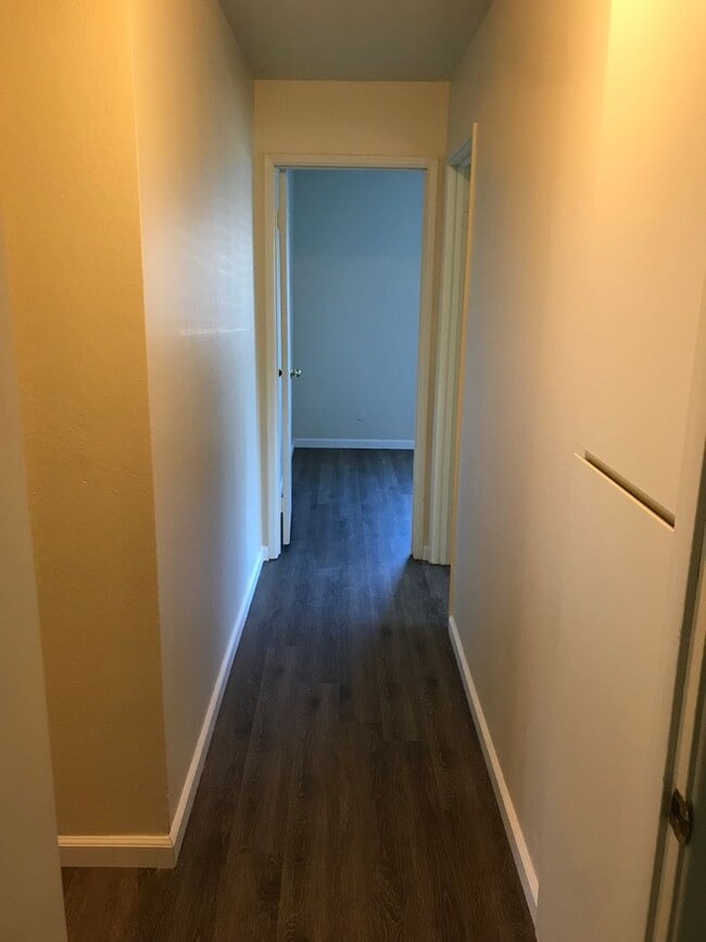 Building Photo - Updated 4bed/2 bath home in South Sac