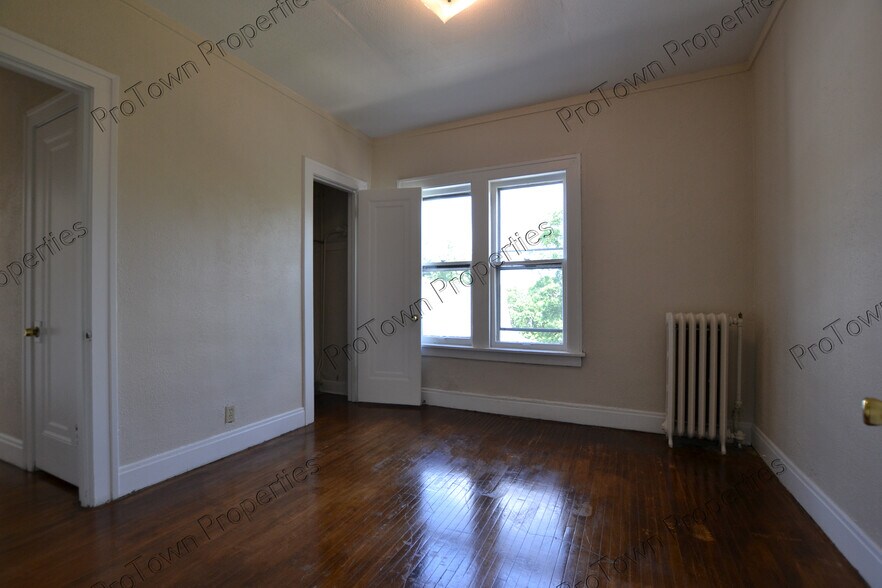 Building Photo - 511 W Jefferson St