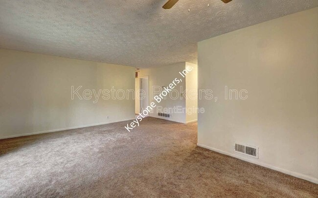 Building Photo - 5805 Singleton Rd