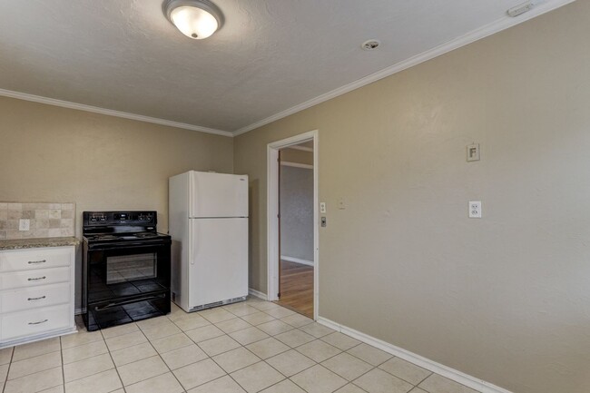 Building Photo - Don’t Miss Out on This 2-Bedroom OKC Gem w...