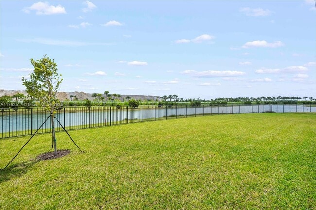 Building Photo - 12865 Wingspan Ct