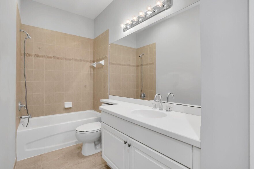 Building Photo - 47 Lancaster Rd