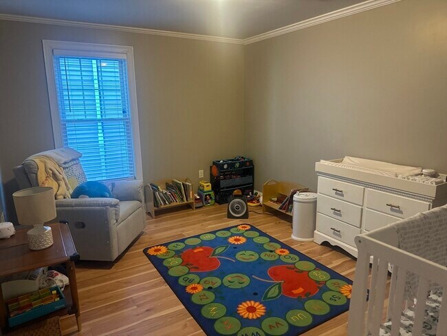 Building Photo - 137 Calumet St