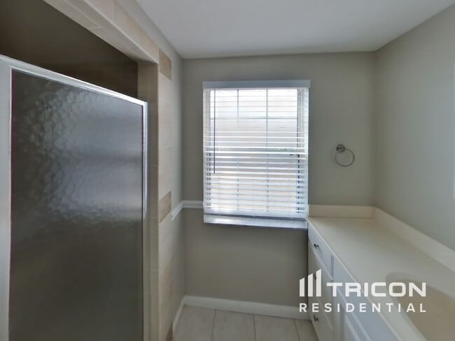 Building Photo - 3036 Regatta Dr
