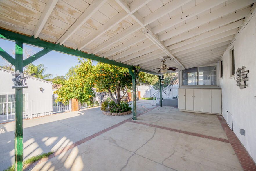 Building Photo - 10645 Mather Ave