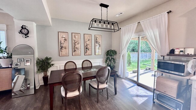 Building Photo - 4209 Longfellow Dr