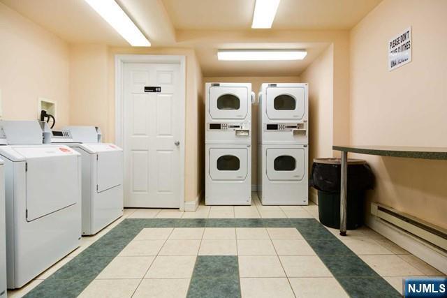 Building Photo - 395 S Park St