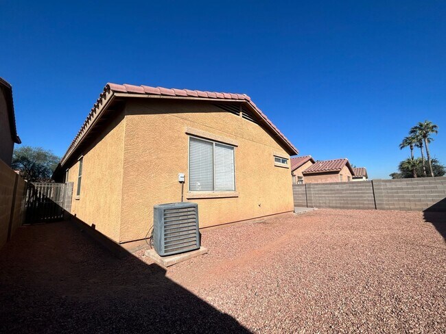 Building Photo - 6315 S 69th Glen