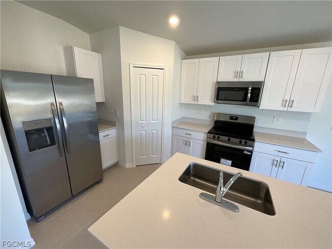 Building Photo - 17236 Cantu Ct