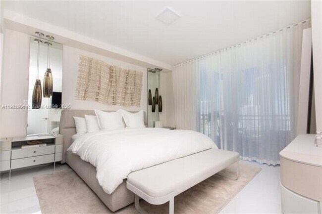 Building Photo - 92 SW 3rd St