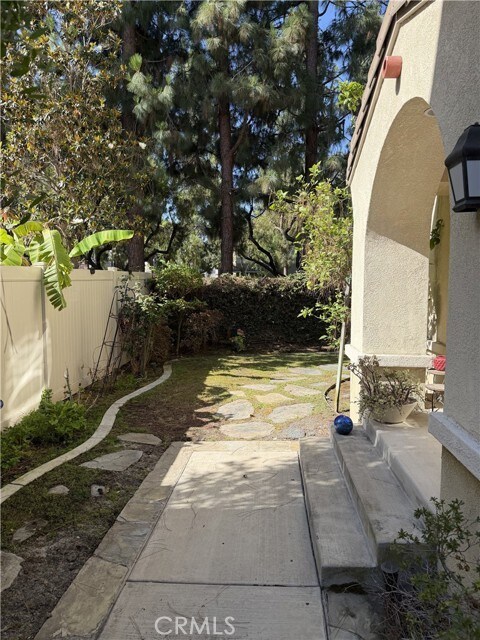 Building Photo - 6 Datepalm